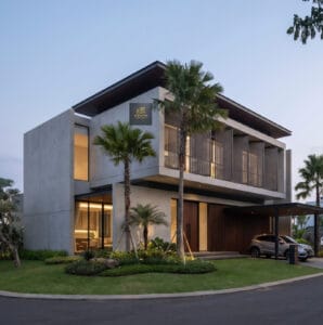 Jasa arsitek desain rumah mewah minimalis kontemporer 2 lantai dengan kisi-kisi modern kanopi carport dan taman tropis